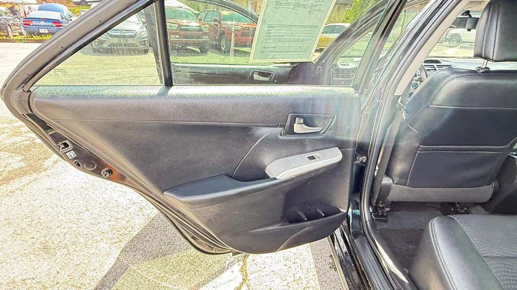 2013 Toyota Camry Image 25