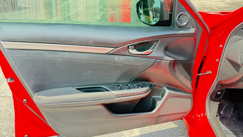 2017 Honda Civic Image 25