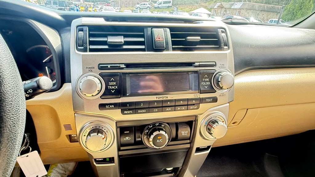 2010 Toyota 4Runner Image 18