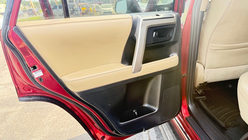2010 Toyota 4Runner Image 28