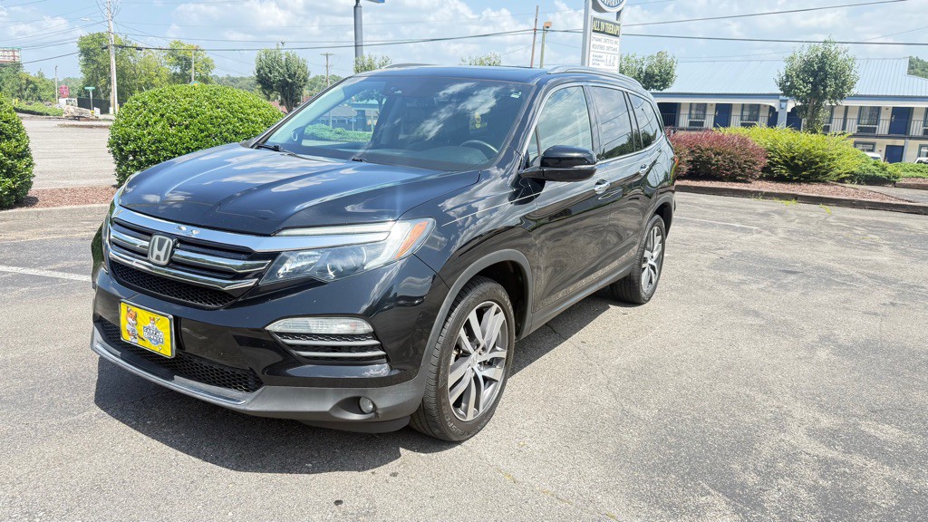 2017 Honda Pilot Image 1