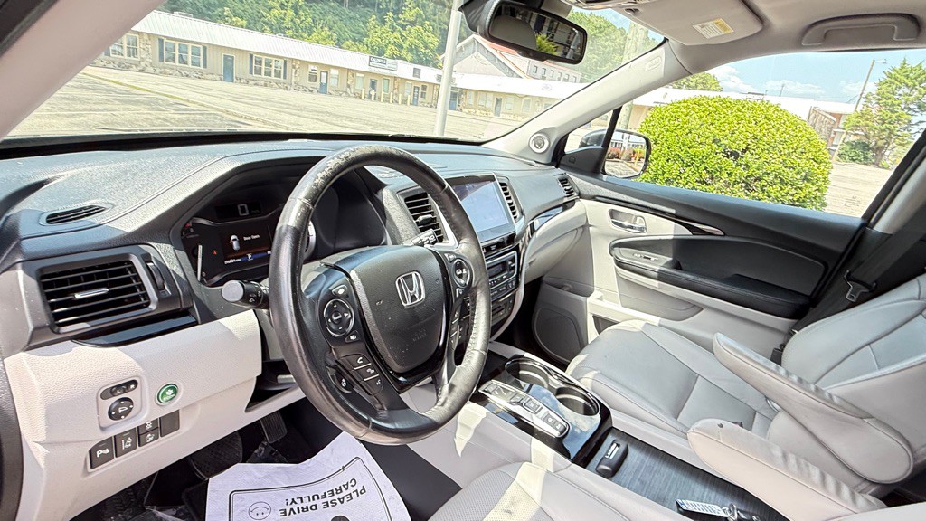 2017 Honda Pilot Image 11