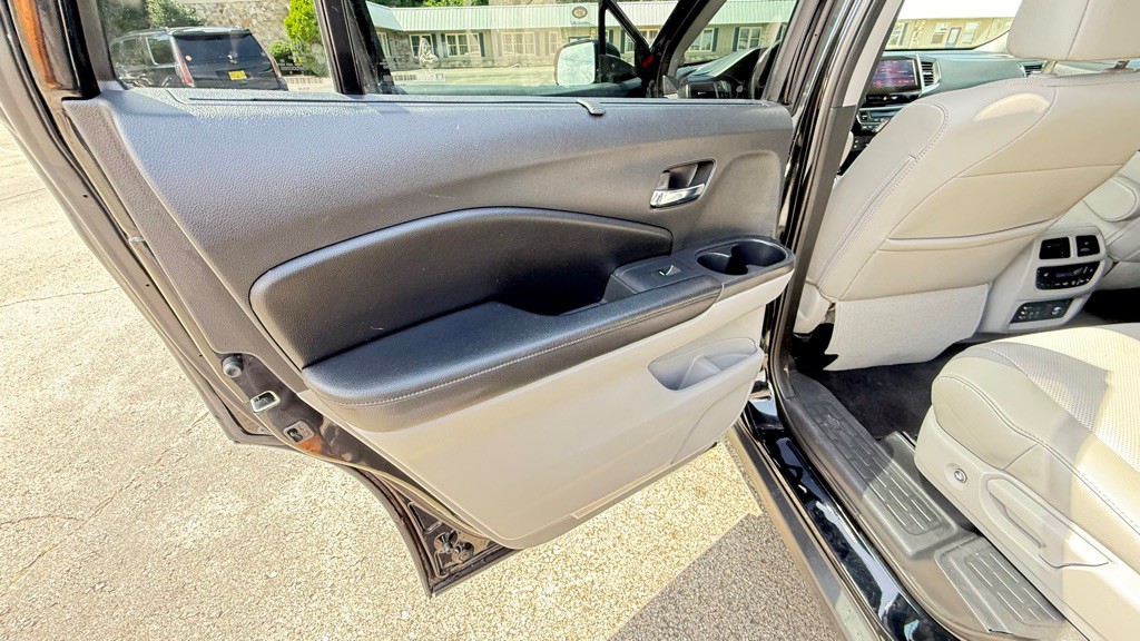 2017 Honda Pilot Image 38