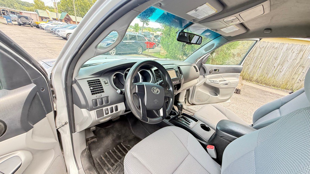 2013 Toyota Tacoma Image 11