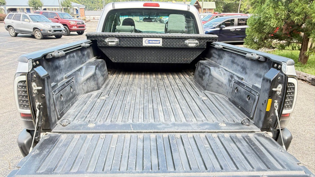 2013 Toyota Tacoma Image 24