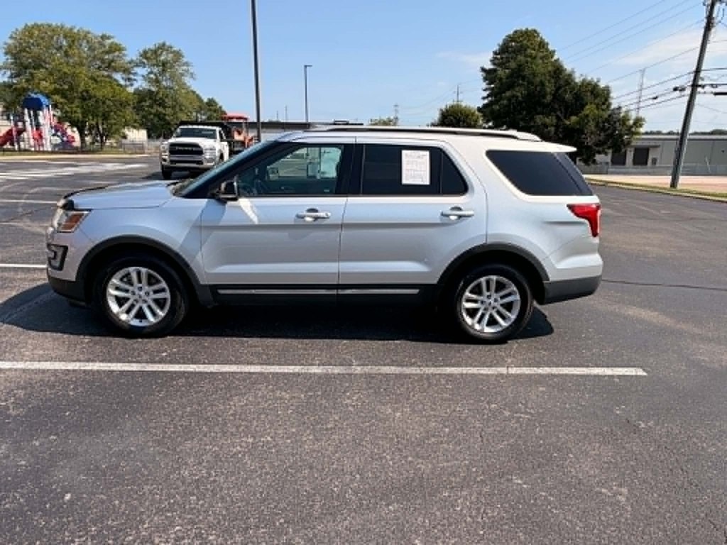 2017 Ford Explorer Image 6