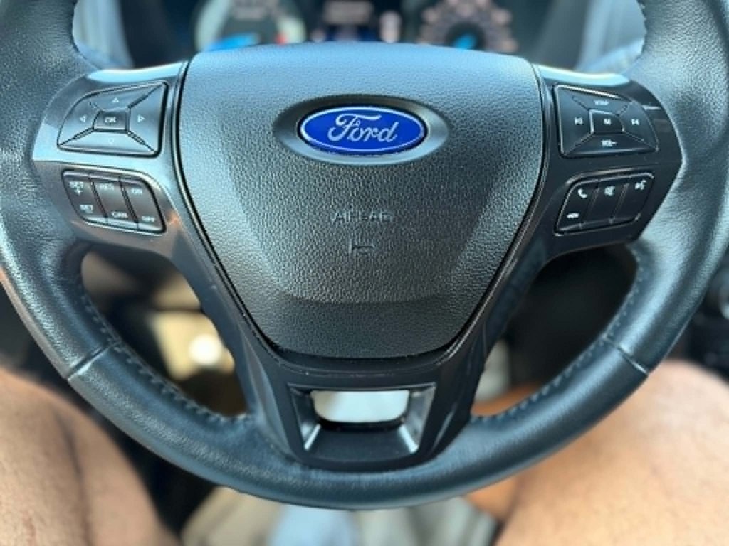 2017 Ford Explorer Image 11