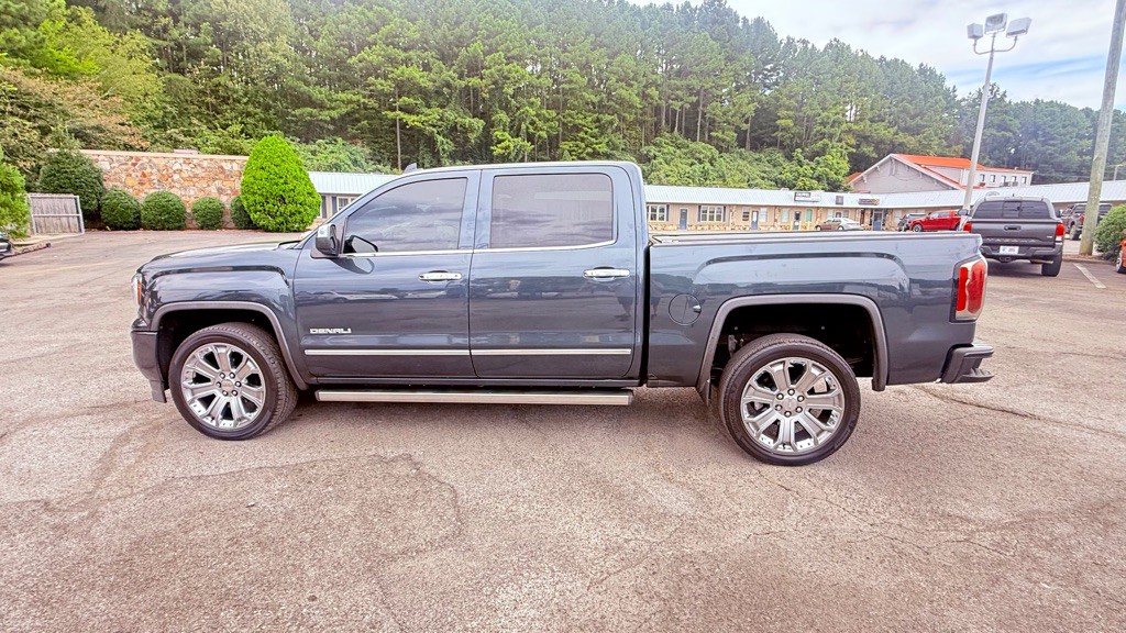 2017 GMC Sierra Image 2