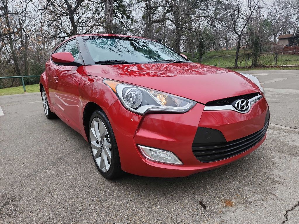 2017 Hyundai Veloster Image 1