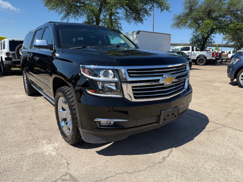 2015 Chevrolet Suburban Image 1
