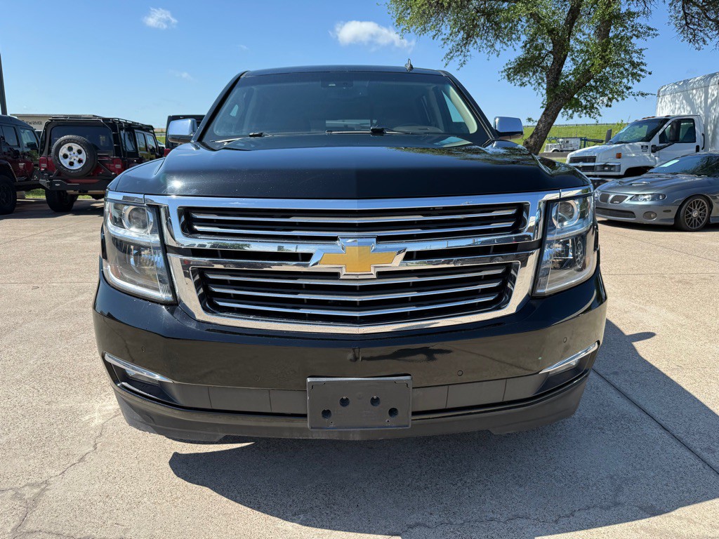 2015 Chevrolet Suburban Image 2