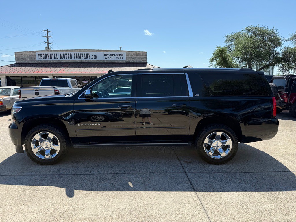 2015 Chevrolet Suburban Image 4
