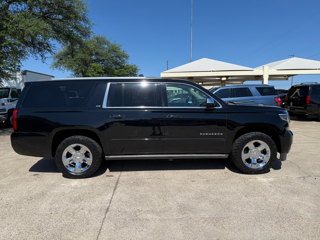 2015 Chevrolet Suburban Image 8