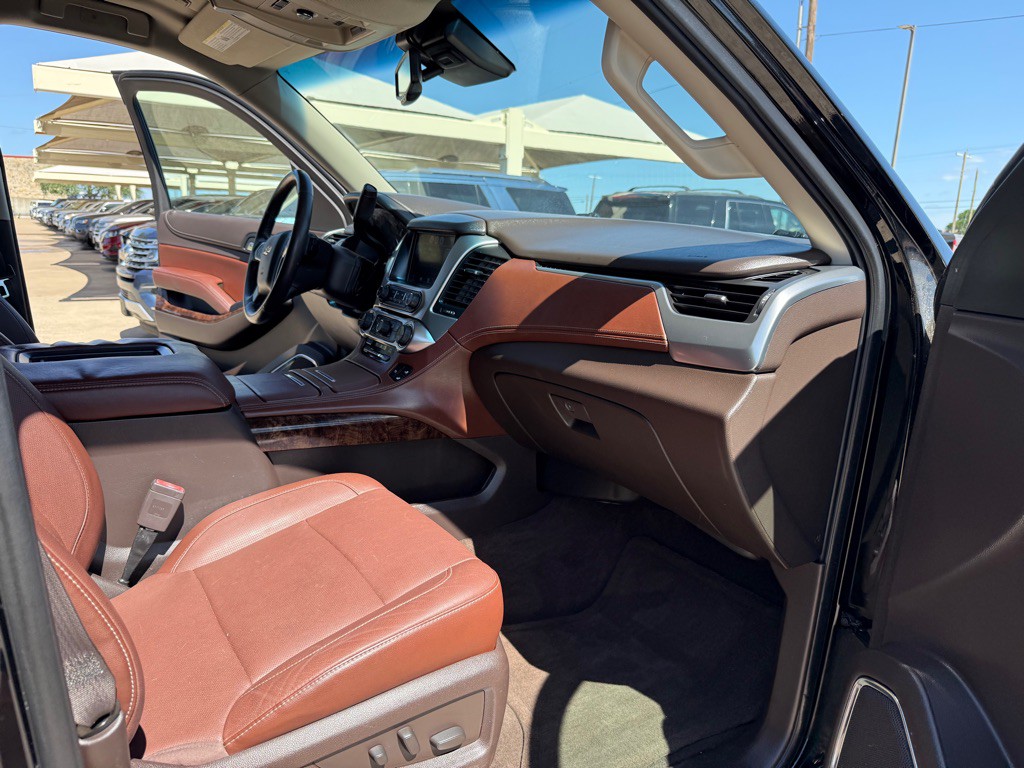 2015 Chevrolet Suburban Image 16
