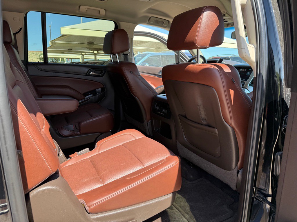 2015 Chevrolet Suburban Image 17