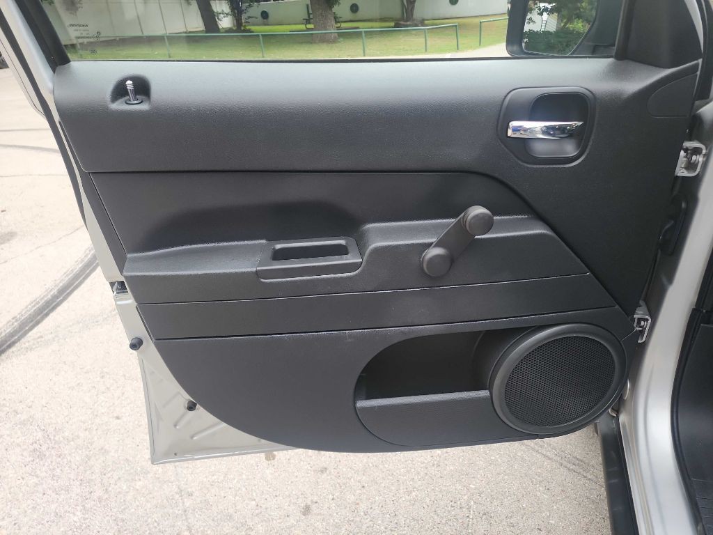 2010 Jeep Patriot Image 13