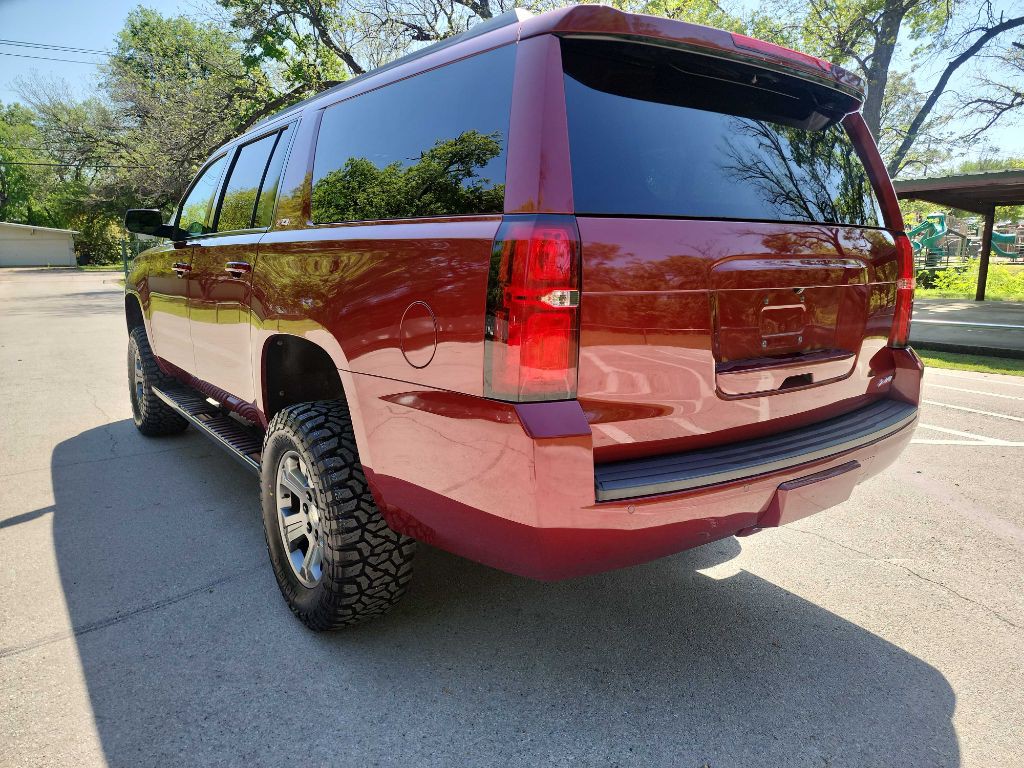 2016 Chevrolet Suburban Image 6