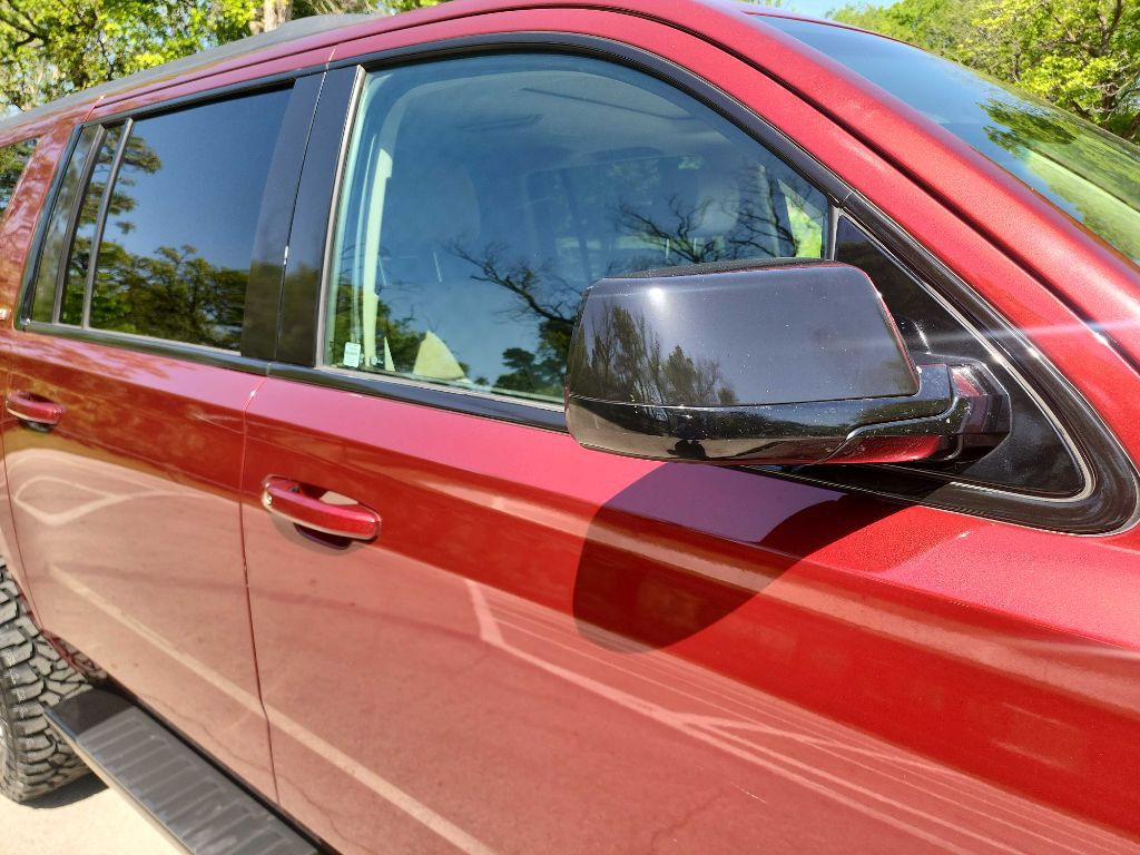 2016 Chevrolet Suburban Image 14