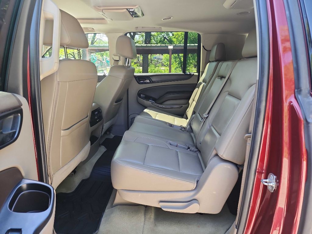 2016 Chevrolet Suburban Image 35