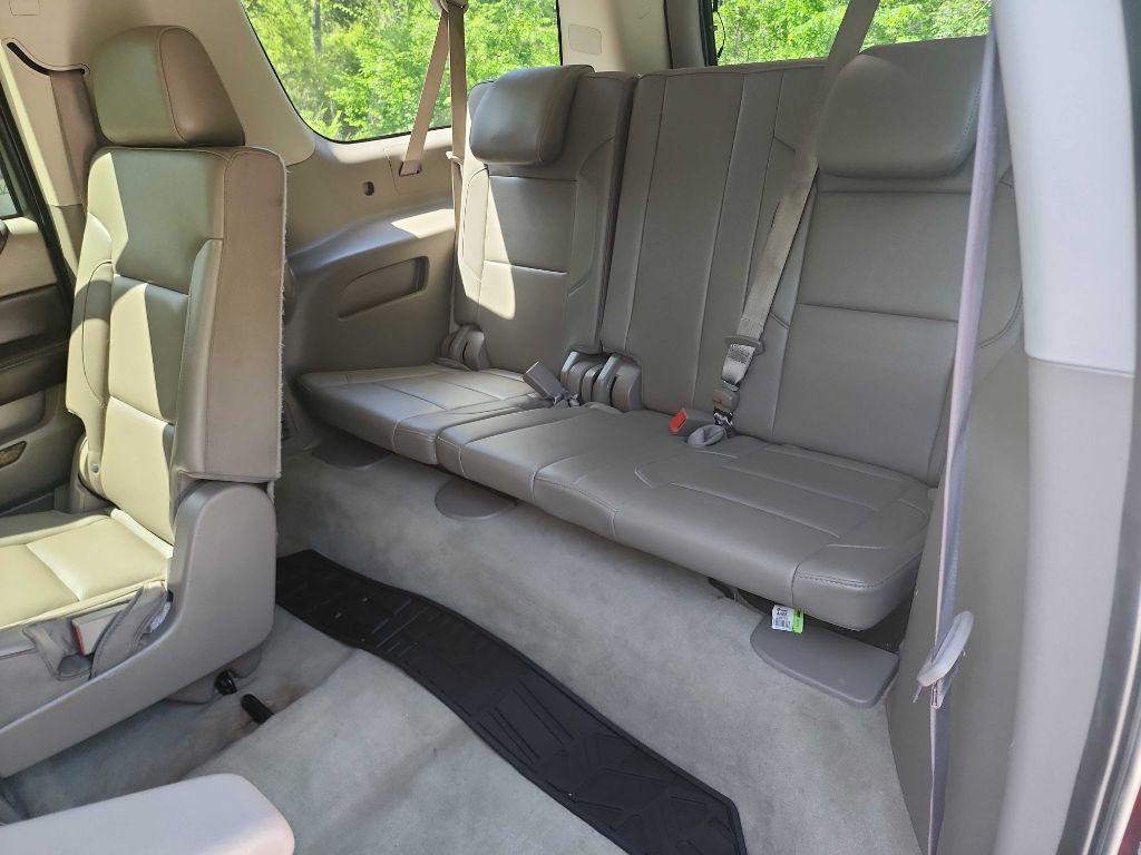 2016 Chevrolet Suburban Image 38