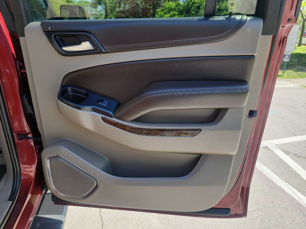 2016 Chevrolet Suburban Image 43