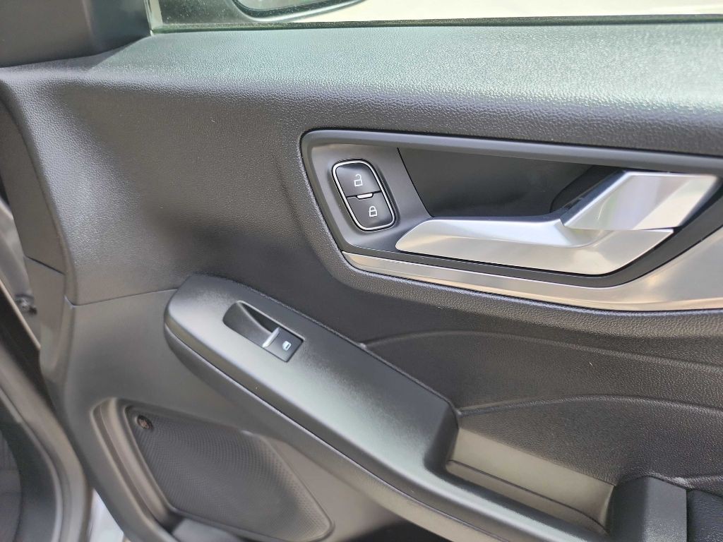 2021 Ford Escape Image 40