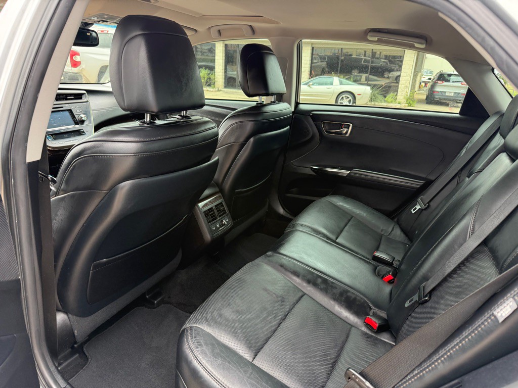 2015 Toyota Avalon Image 15