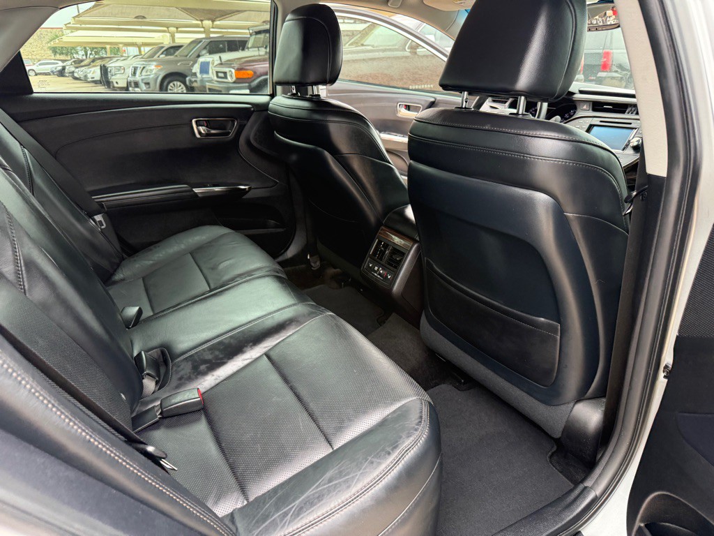 2015 Toyota Avalon Image 17