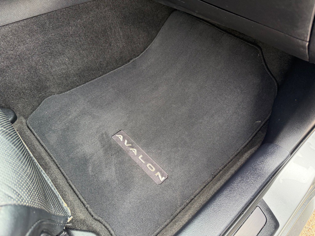 2015 Toyota Avalon Image 19