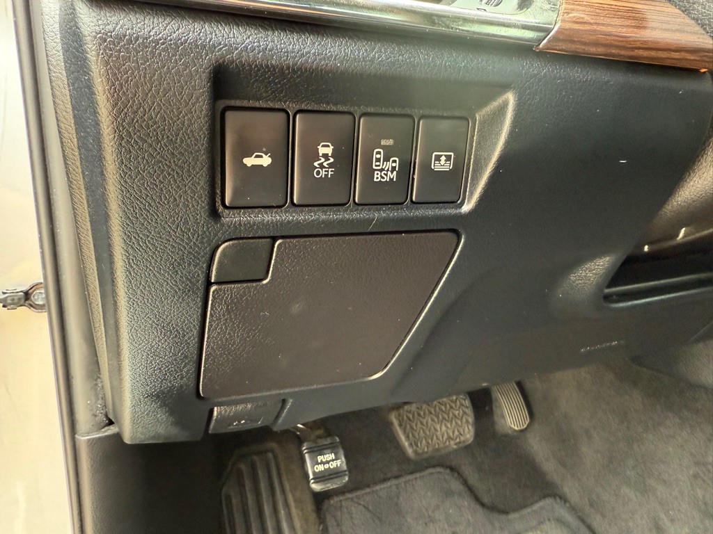 2015 Toyota Avalon Image 24