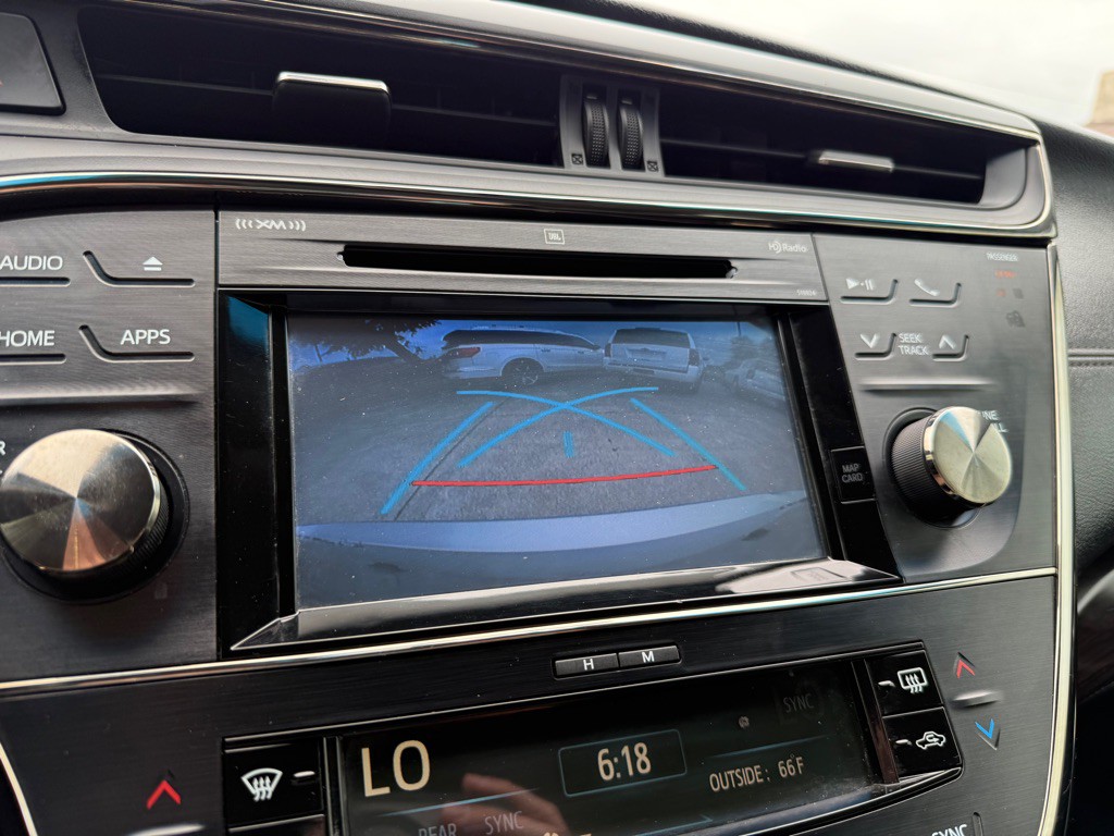 2015 Toyota Avalon Image 32