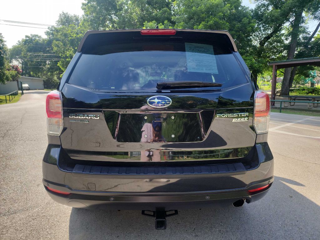 2017 Subaru Forester Image 7