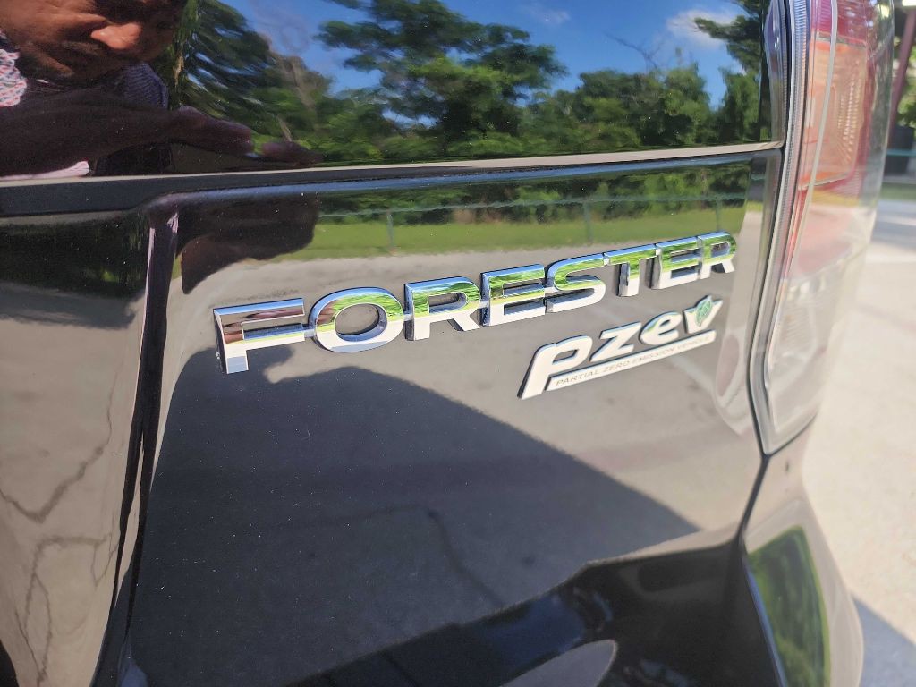 2017 Subaru Forester Image 10