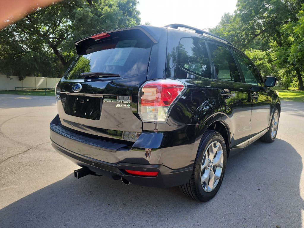 2017 Subaru Forester Image 11