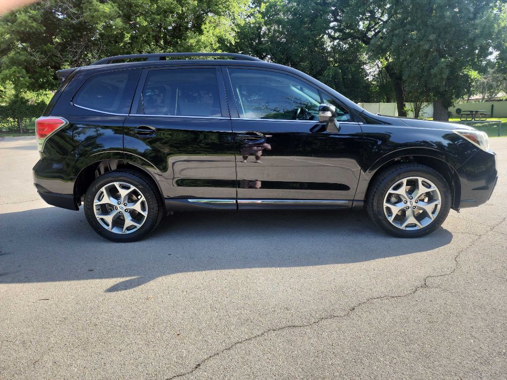 2017 Subaru Forester Image 12