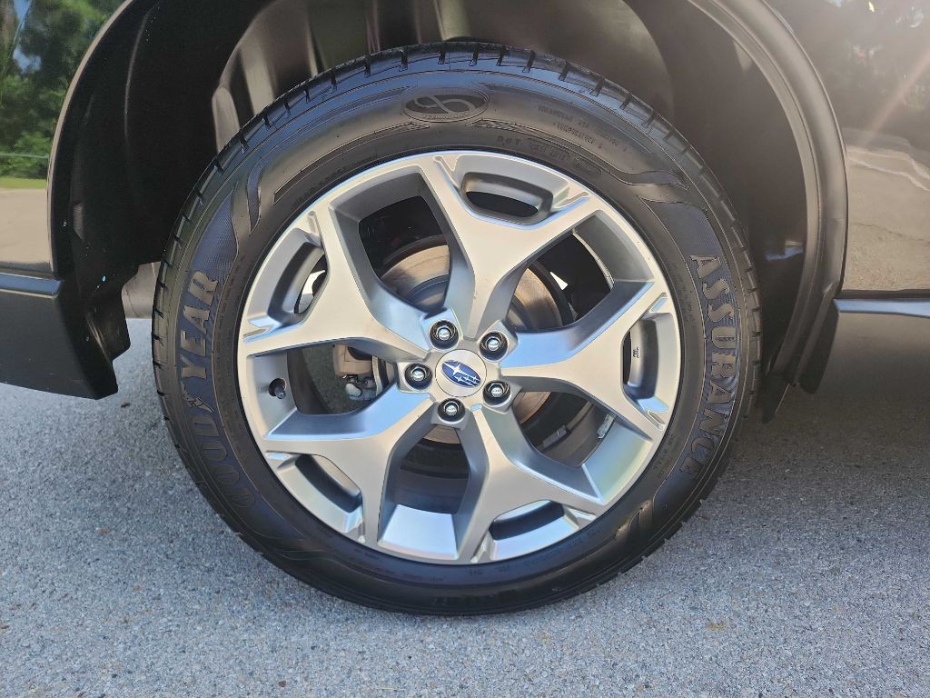 2017 Subaru Forester Image 13