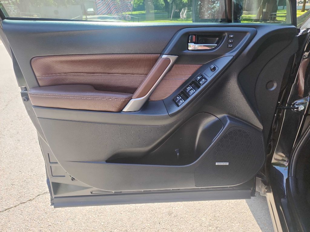 2017 Subaru Forester Image 16