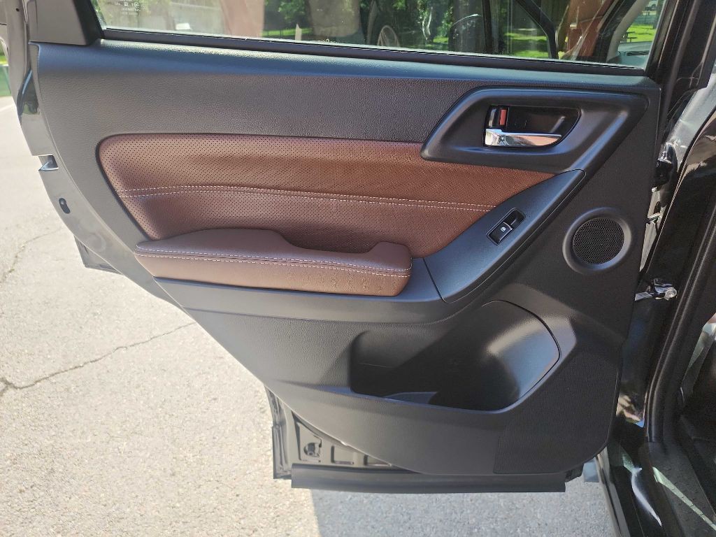 2017 Subaru Forester Image 33