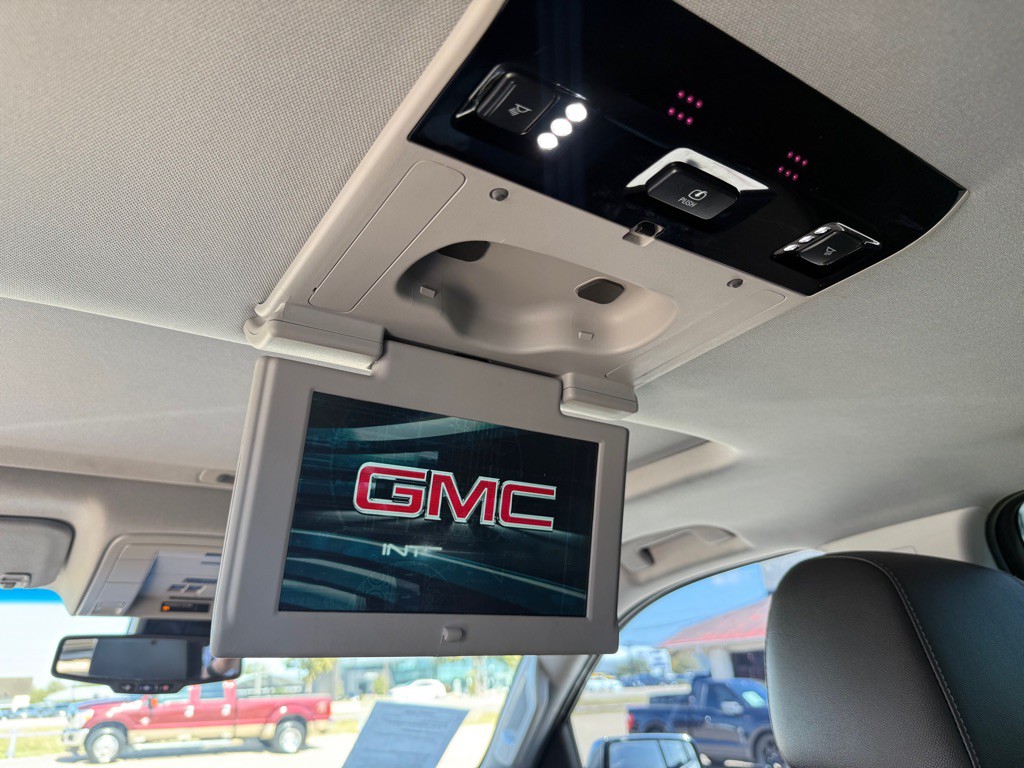 2018 GMC Yukon Image 24