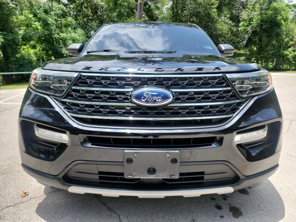 2020 Ford Explorer Image 2