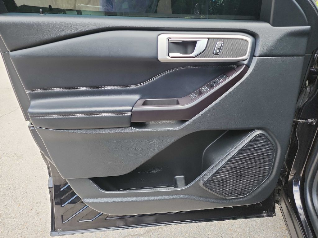 2020 Ford Explorer Image 12