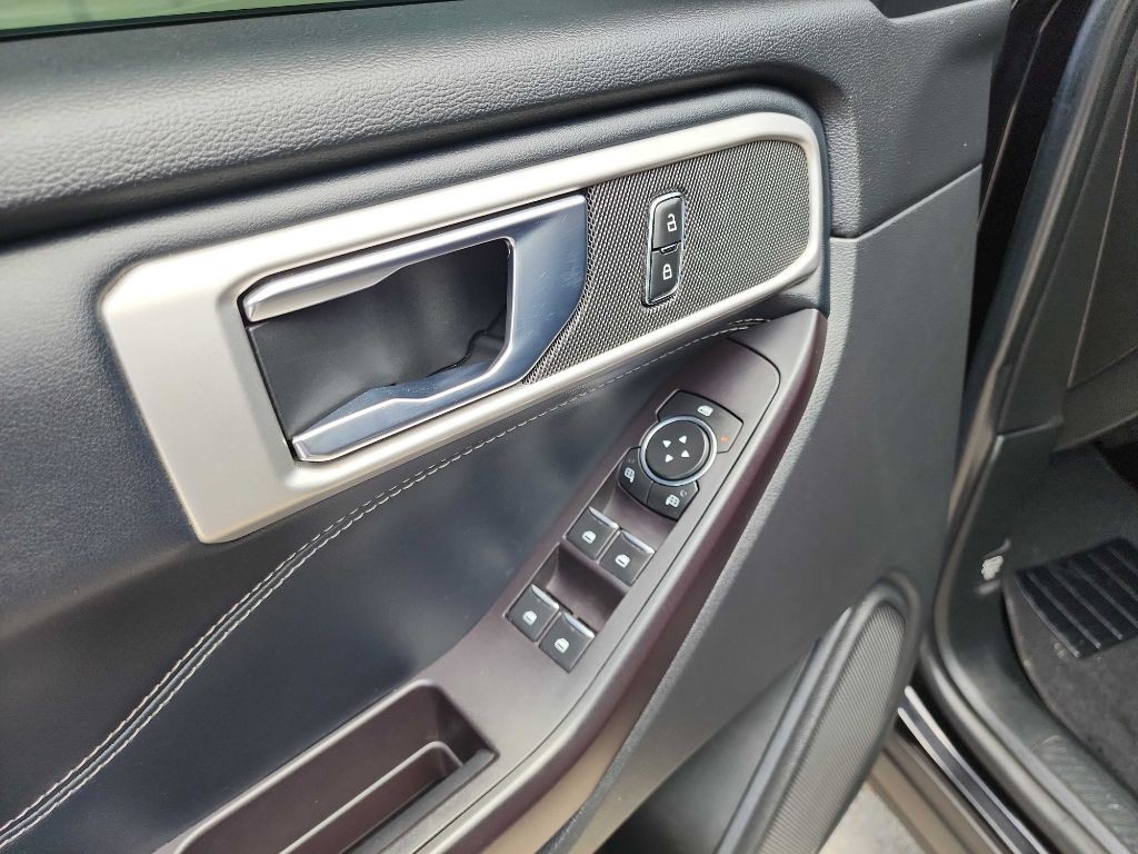 2020 Ford Explorer Image 13
