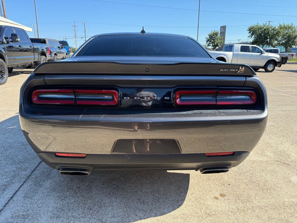 2022 Dodge Challenger Image 6