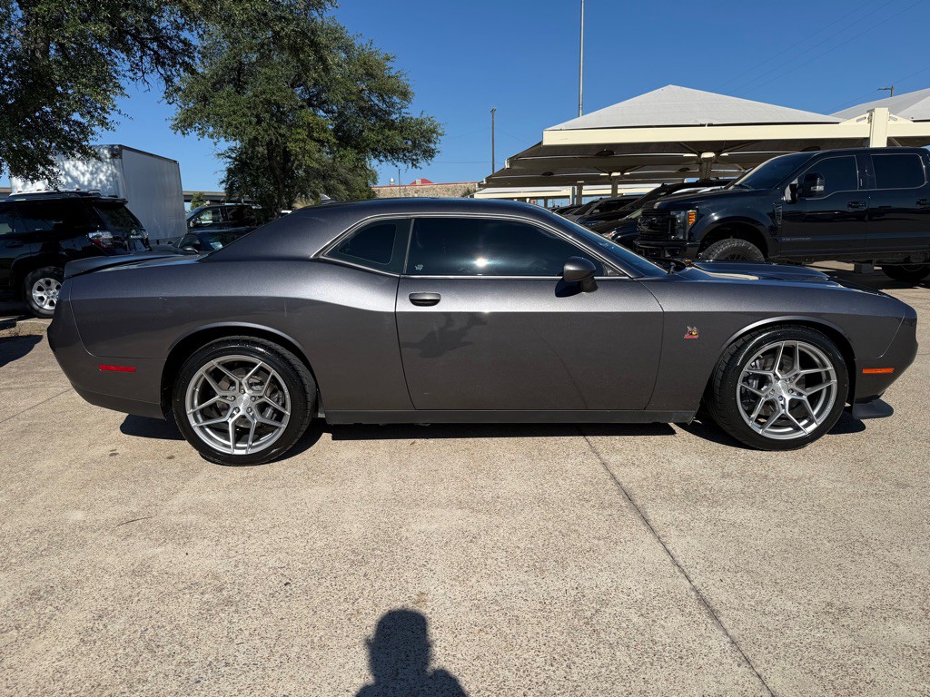 2022 Dodge Challenger Image 8