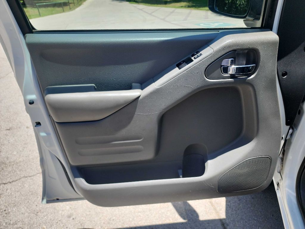 2020 Nissan Frontier Image 14