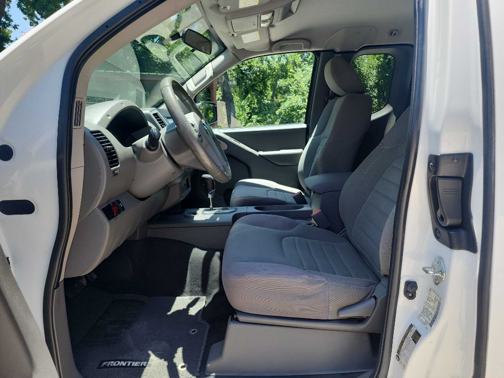 2020 Nissan Frontier Image 16