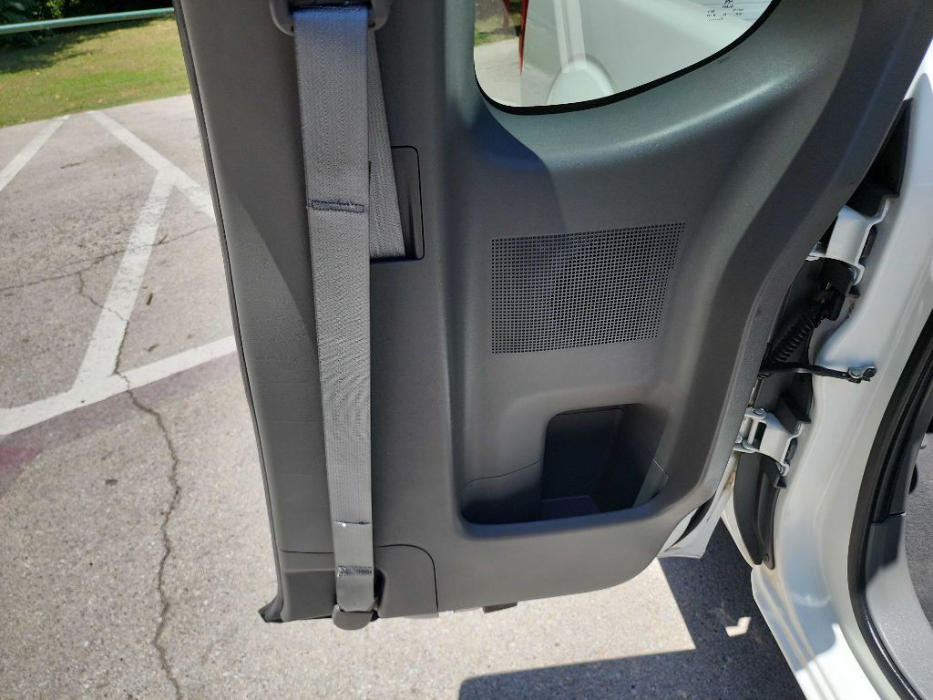 2020 Nissan Frontier Image 33