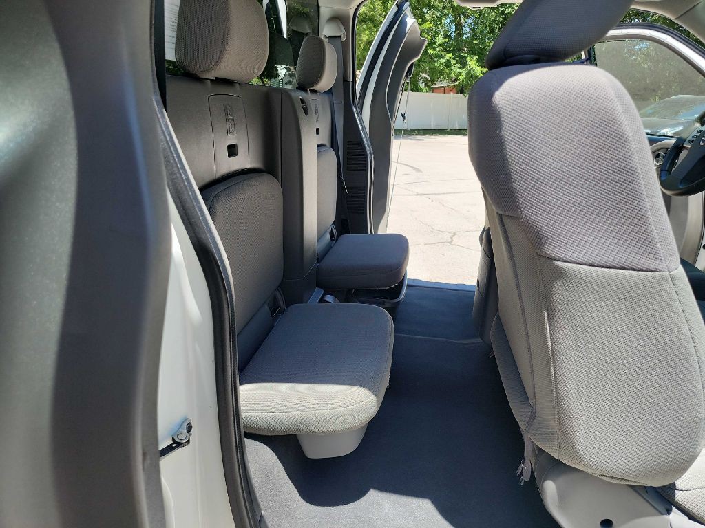 2020 Nissan Frontier Image 34