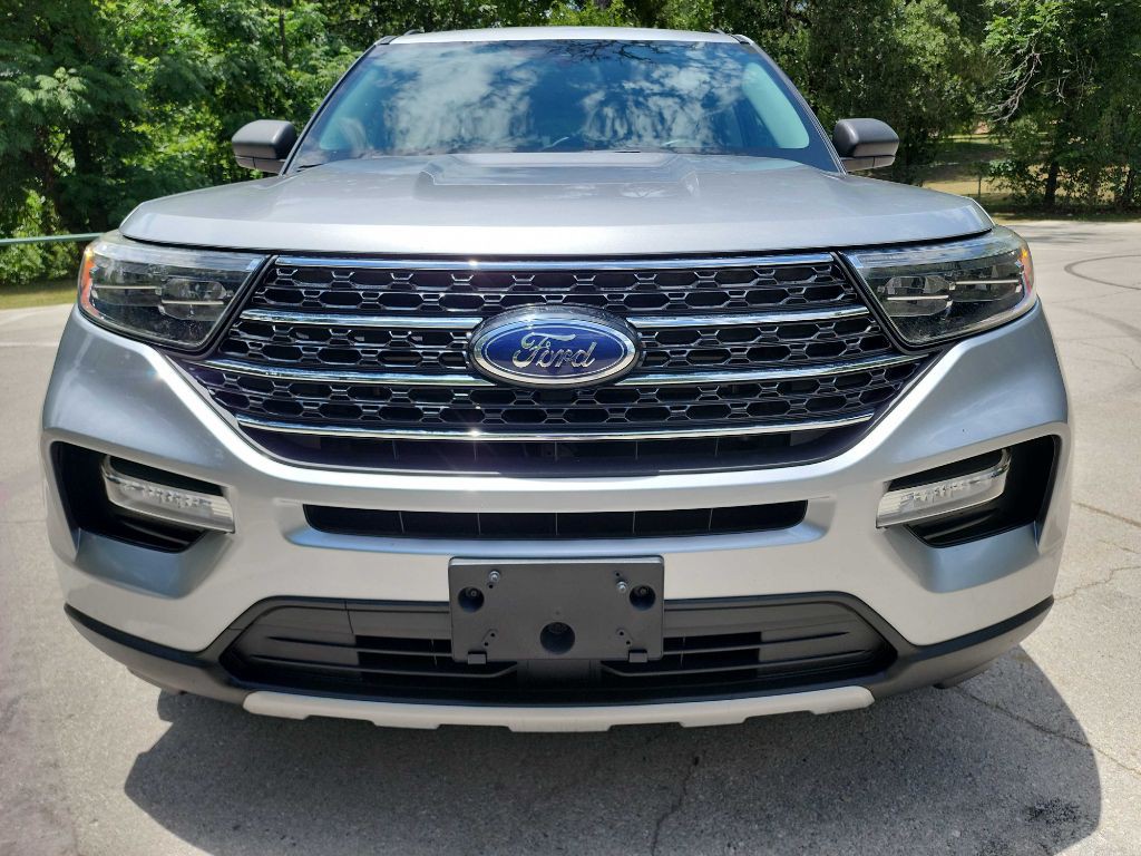 2021 Ford Explorer Image 2