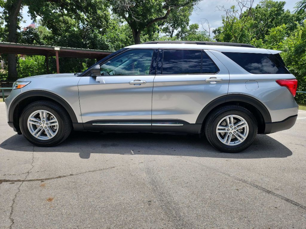 2021 Ford Explorer Image 4